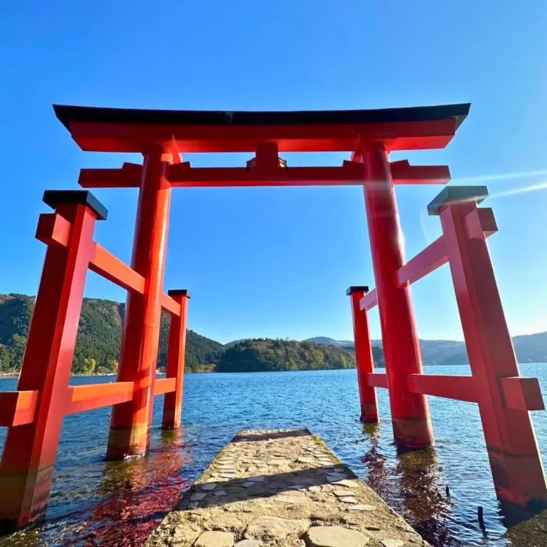 Hakone Shrine: An Elegant Shinto Sanctuary