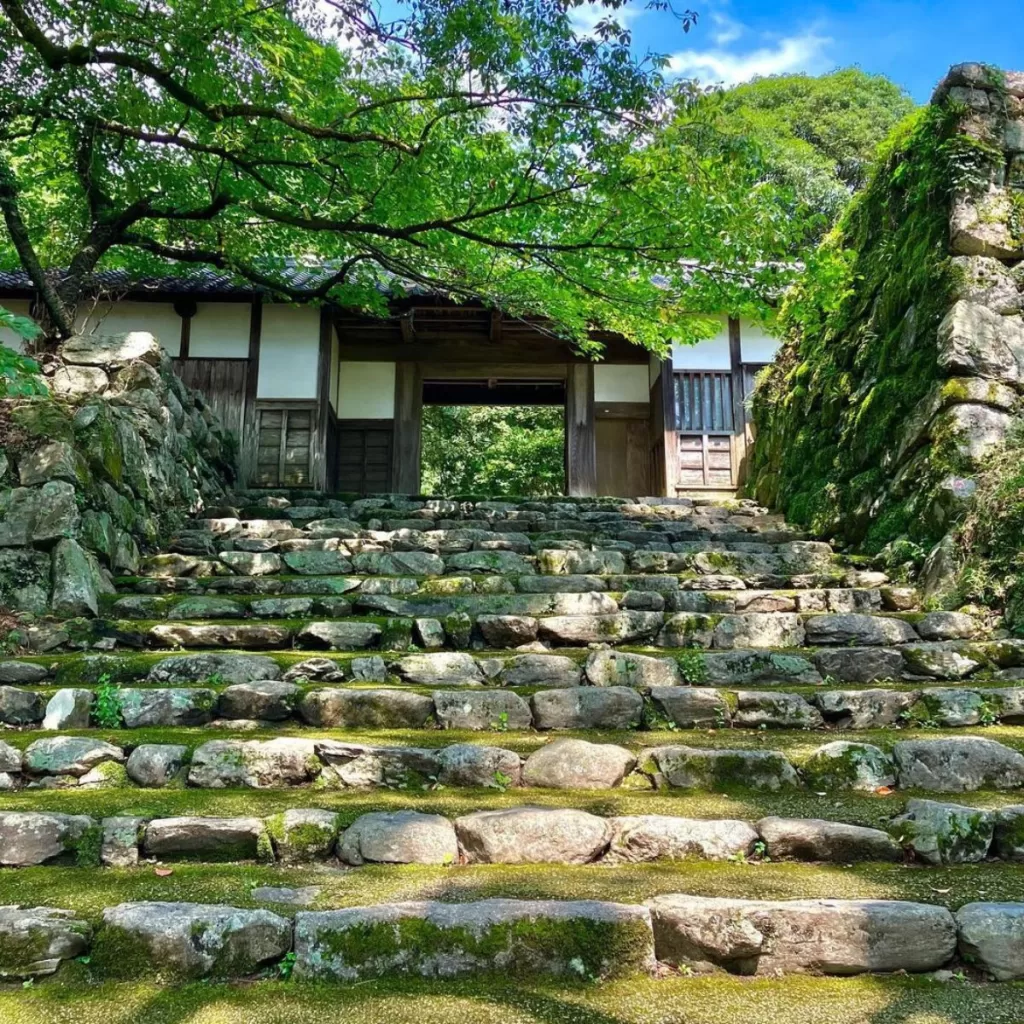 Akizuki Castle Ruins