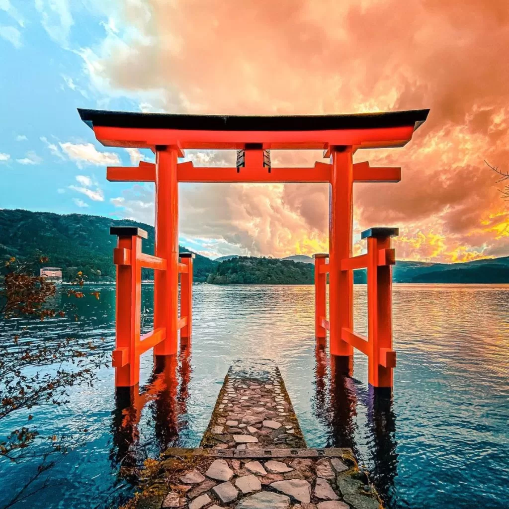 Hakone Shrine