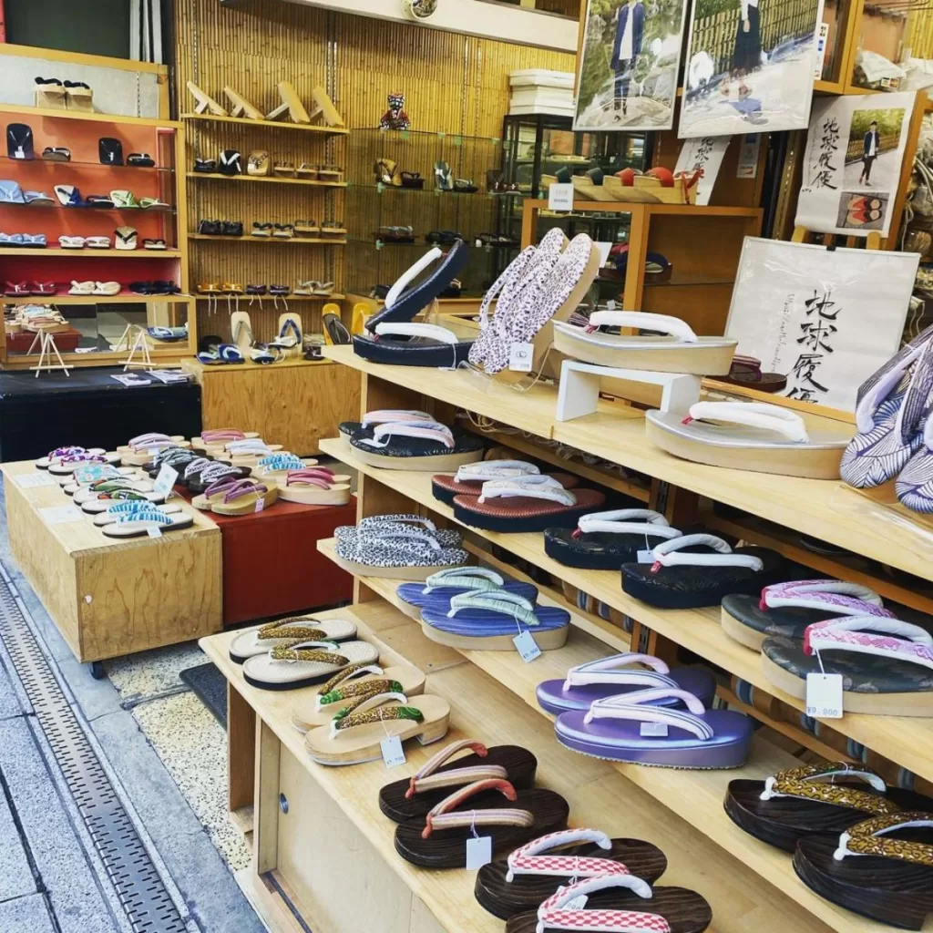 Best Souvenirs and Items to Buy in Japan