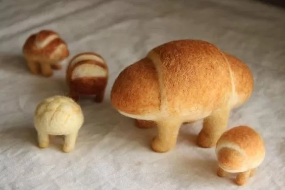 Japanese Artist Creates Amazing Felt Sculptures That Look like Little Cute Loaves Of Bread