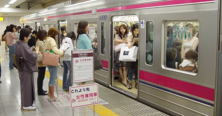 Australian Vlogger Learns Hard Lesson About Women-Only Train Cars in Japan