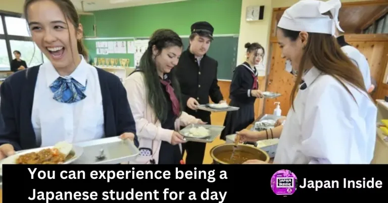 Foreign Tourists And Others Can Dress Up In High School Uniforms And Experience Japanese School Life At Kimino High School